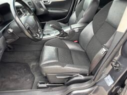 
										VOLVO V 70 2.4 Momentum 2006 full									