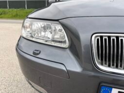 
										VOLVO V 70 2.4 Momentum 2006 full									