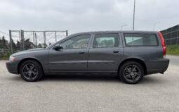 
										VOLVO V 70 2.4 Momentum 2006 full									