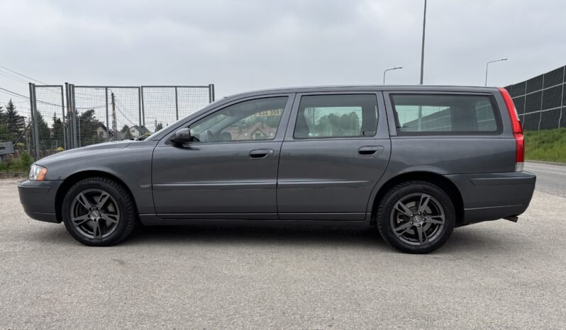 
								VOLVO V 70 2.4 Momentum 2006 full									