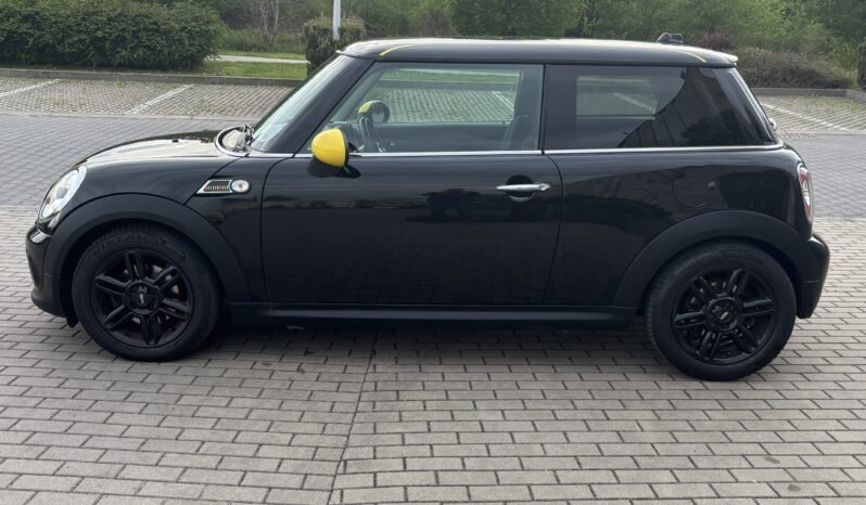 
								MINI ONE CLUBMAN full									
