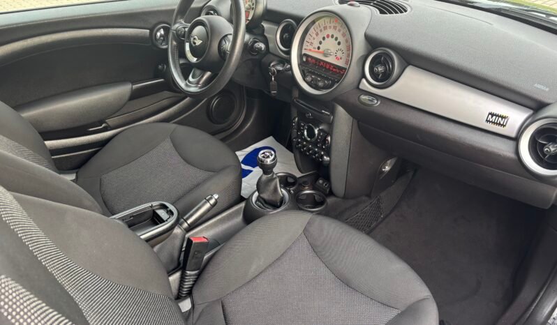 
								MINI ONE CLUBMAN full									